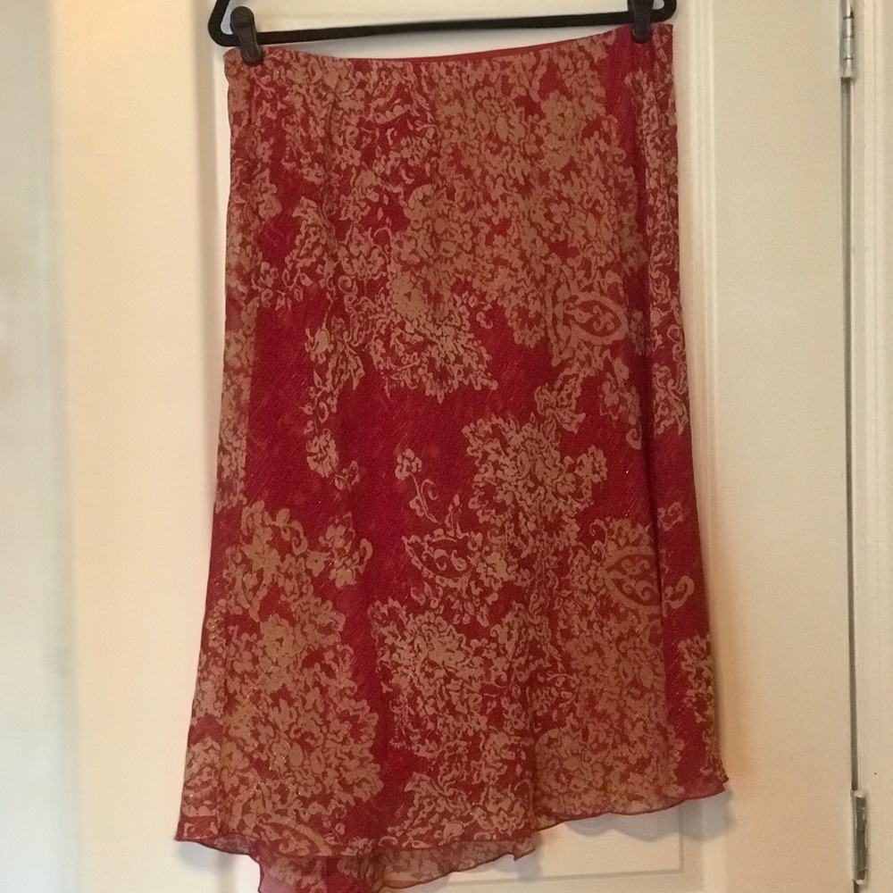 Flowing skirt